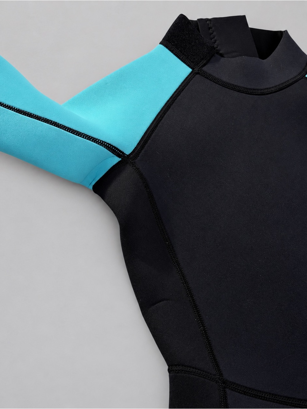 Women's Size Small Black Turquoise Full Wetsuit Back Zip
Surf Dive - Picture 5 of 8